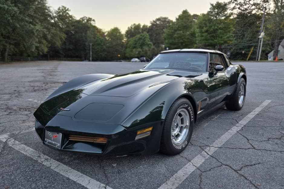 1981 Chevrolet Corvette C3 sold for $8,800