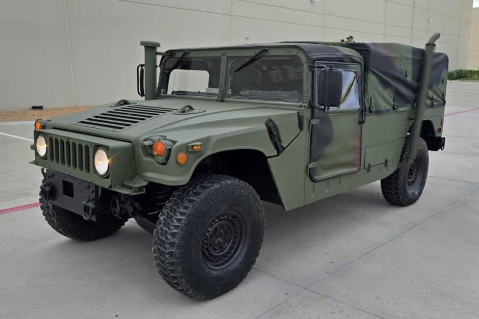 2006 Hummer HMMWV/Humvee sold for $18,500
