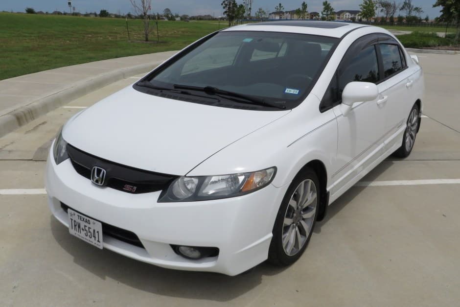2009 Honda Civic Si sold for $9,000