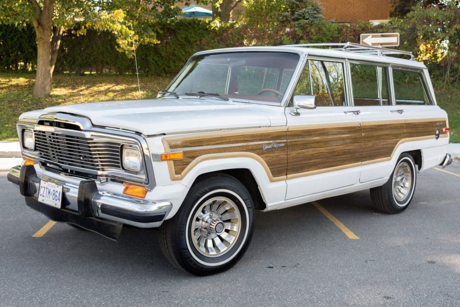 1984 Jeep SJ Grand Wagoneer sold for $12,750