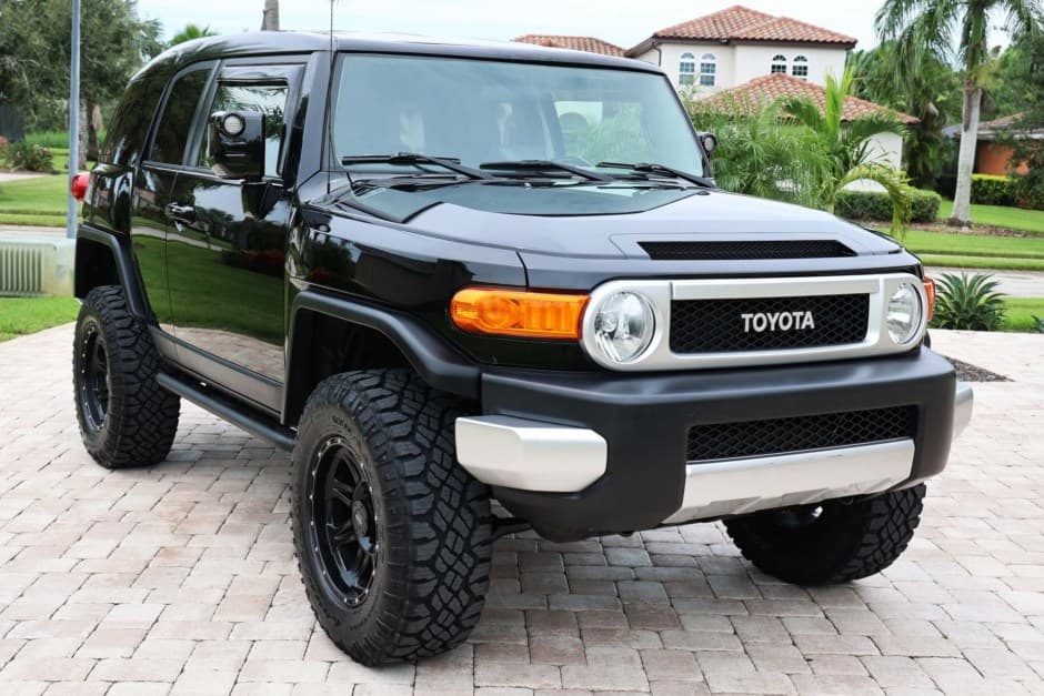 2007 Toyota FJ Cruiser sold for $23,250