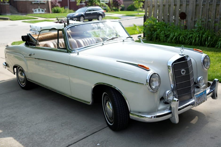 1960 Mercedes-Benz Ponton sold for $39,000