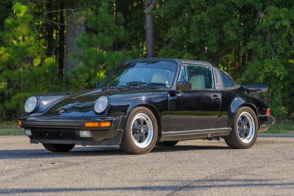 1986 Porsche 911 Carrera 3.2 sold for $35,600