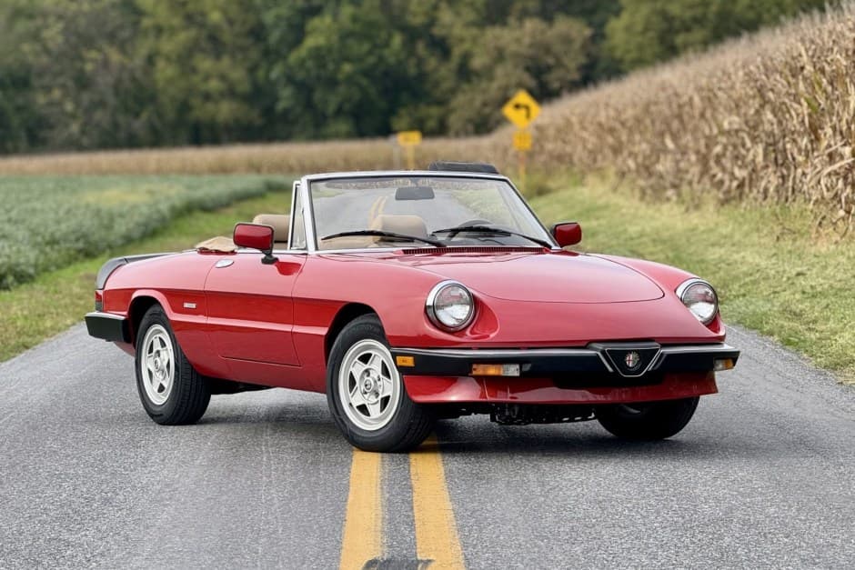 1986 Alfa Romeo 105/115 Spider Series 3 sold for $10,536