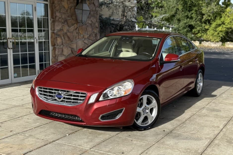 2012 Volvo S60 sold for $9,650