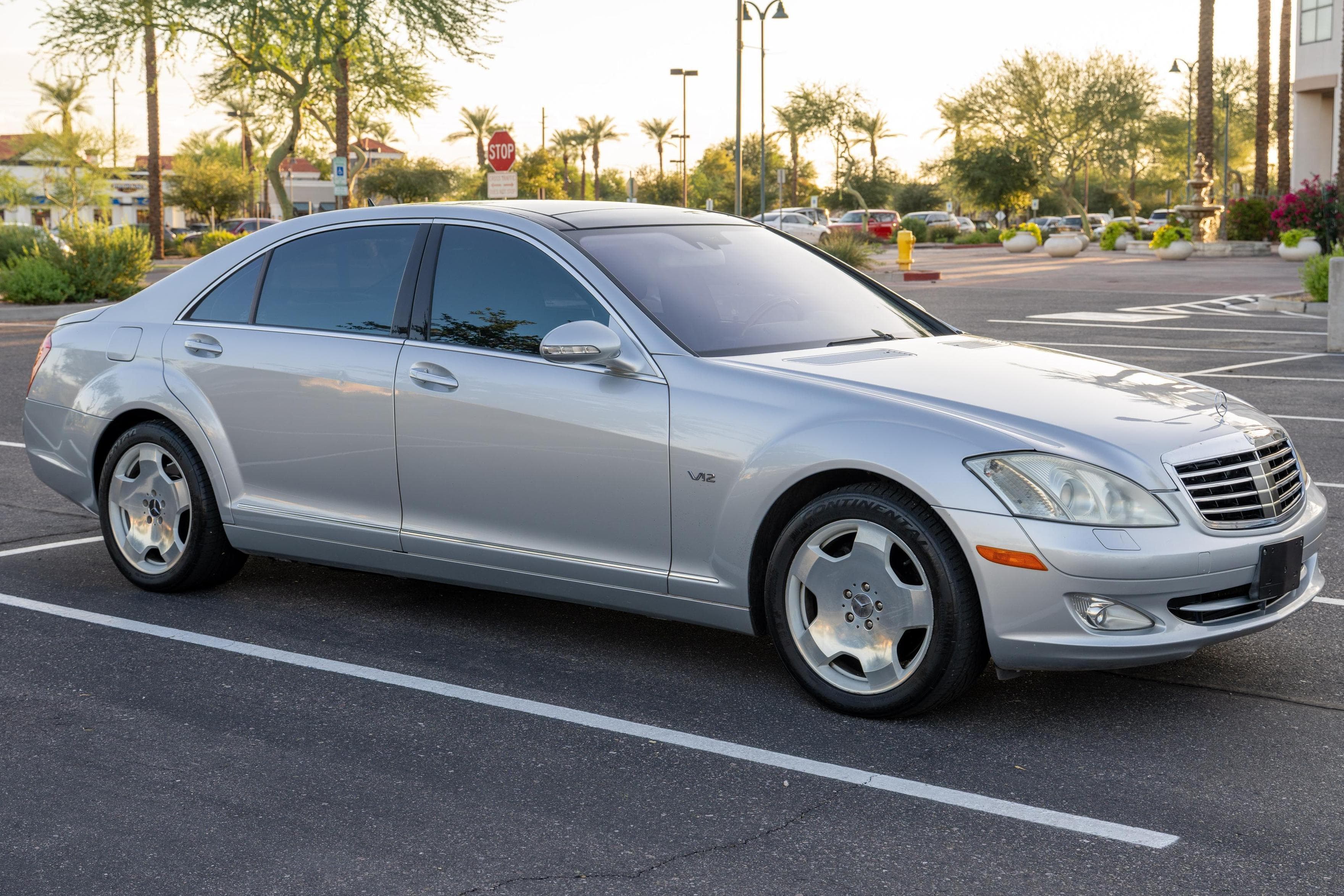 2007 Mercedes-Benz S-Class sold for $10,999