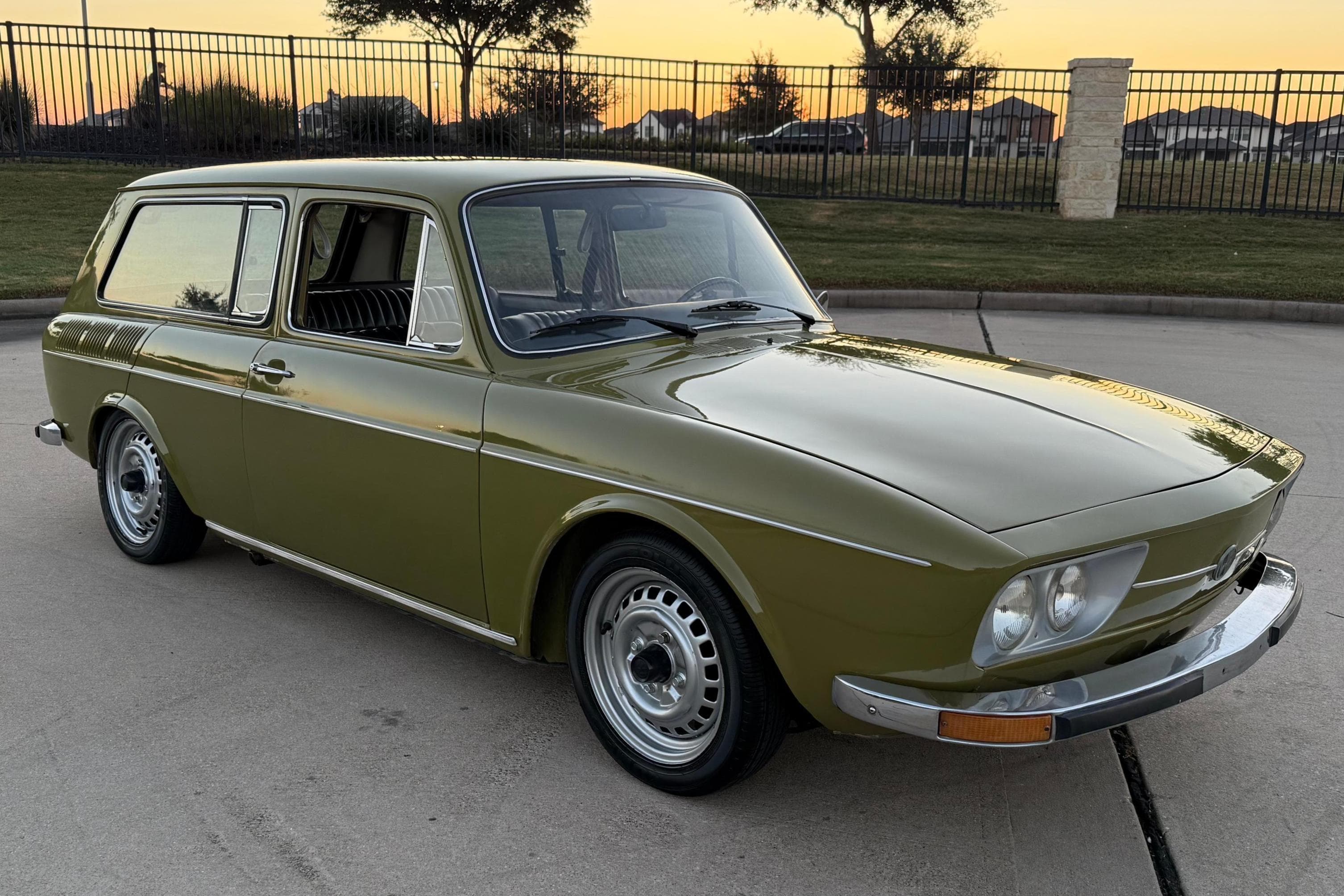 1972 Volkswagen Type 3 sold for $10,600