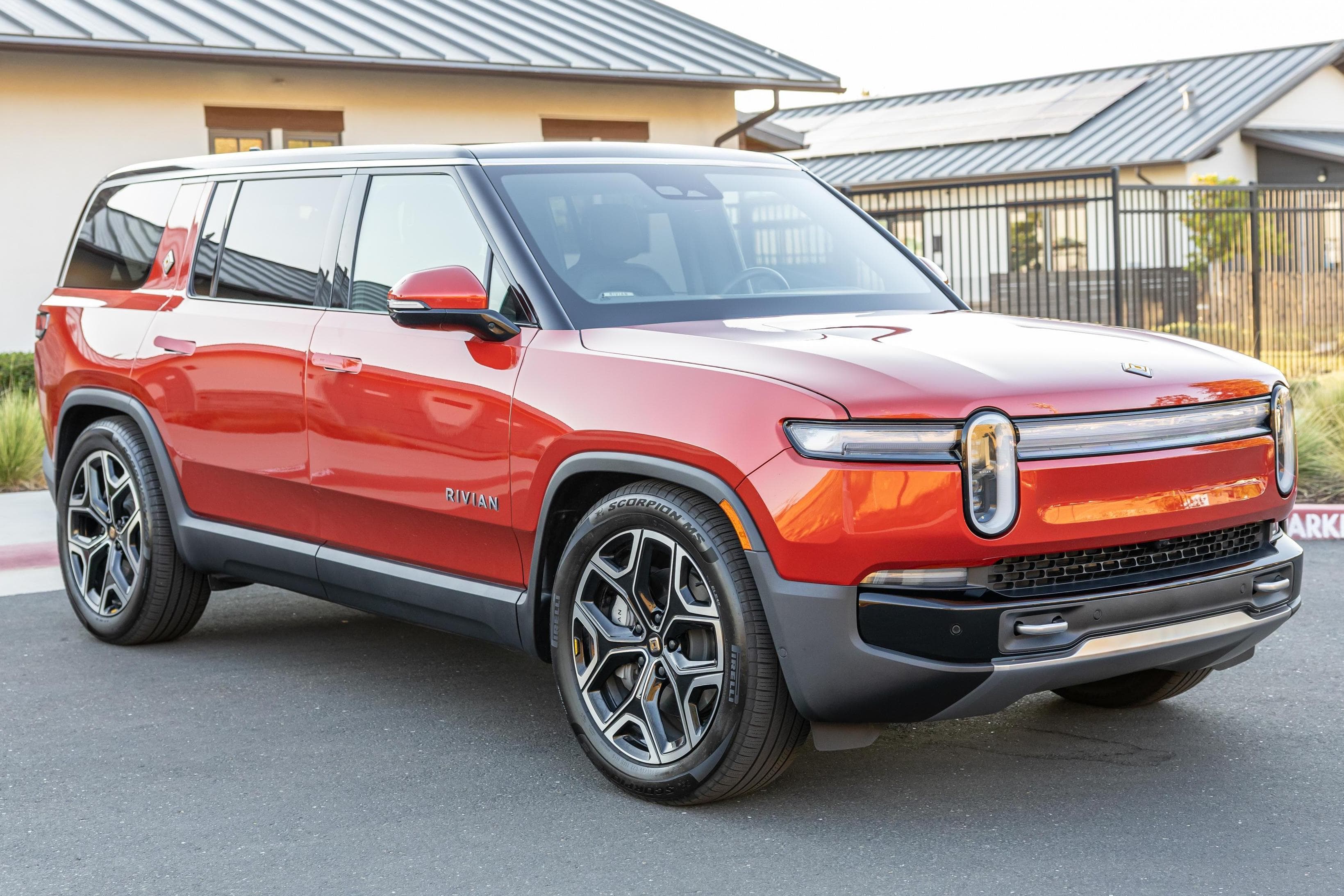 2025 Rivian R1S sold for $73,000