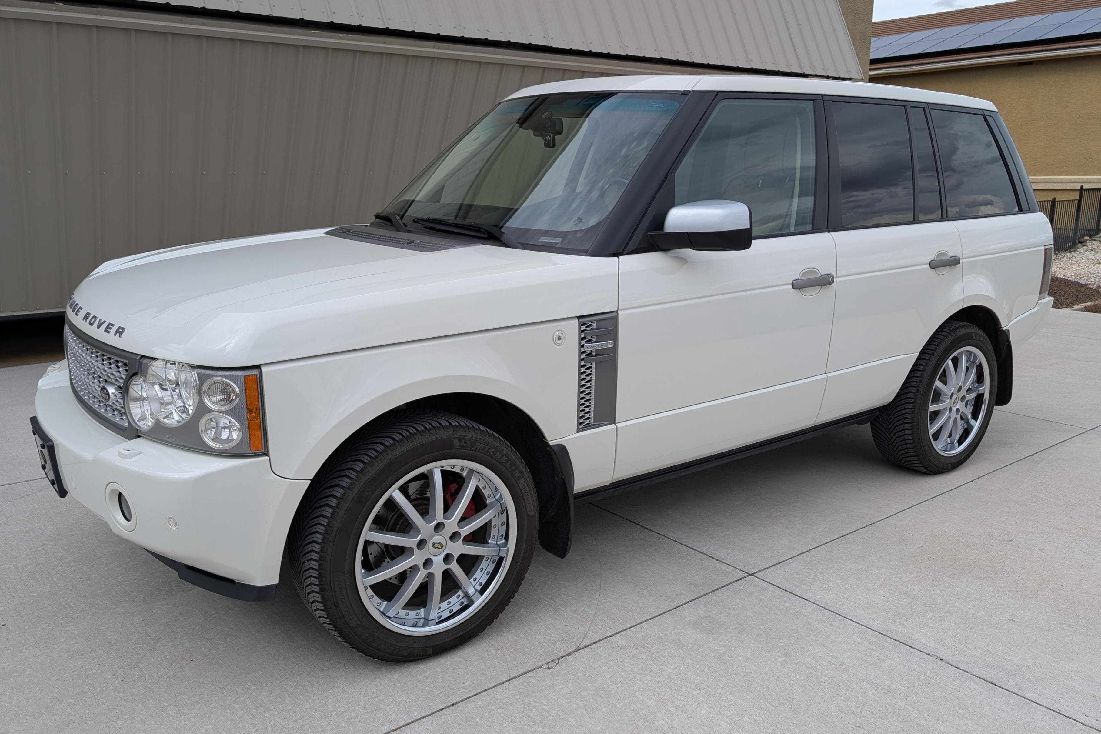 2008 Land Rover Range Rover sold for $9,000
