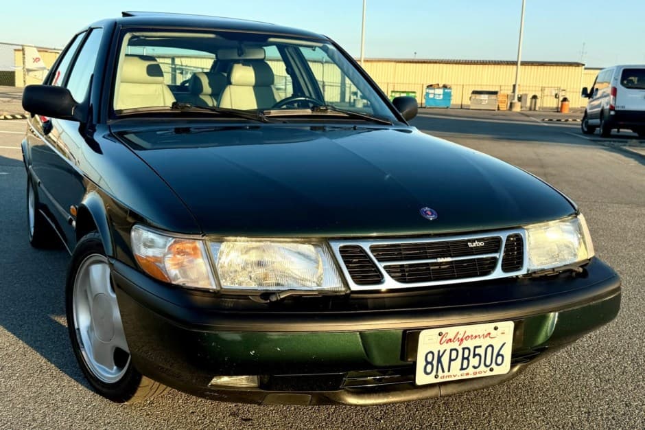1996 Saab 900 sold for $4,650