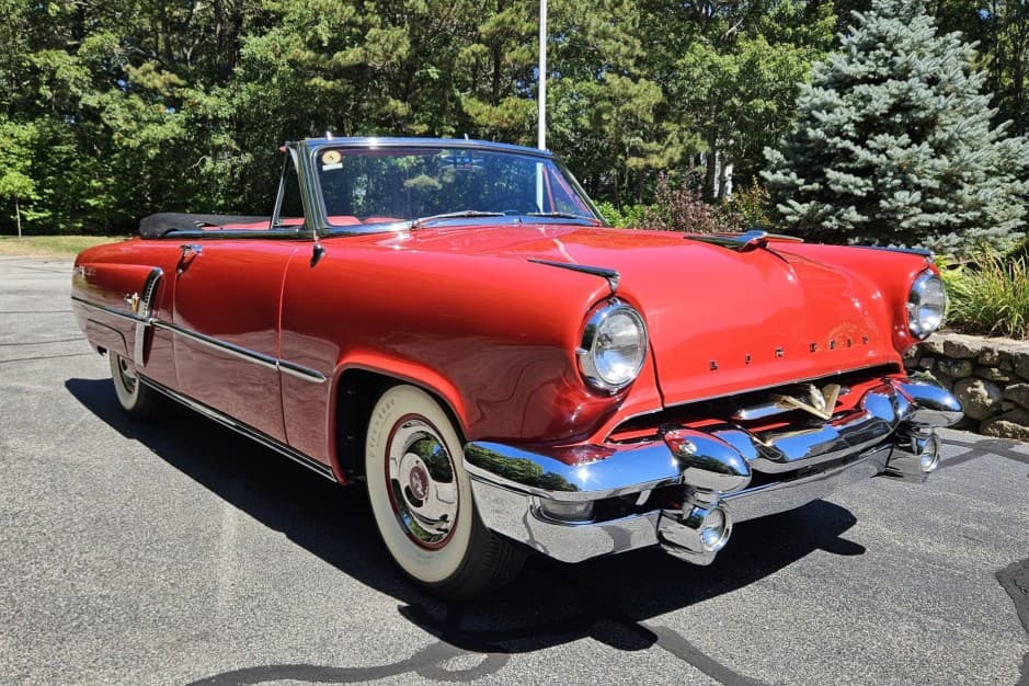 1953 Lincoln Capri sold for $19,500
