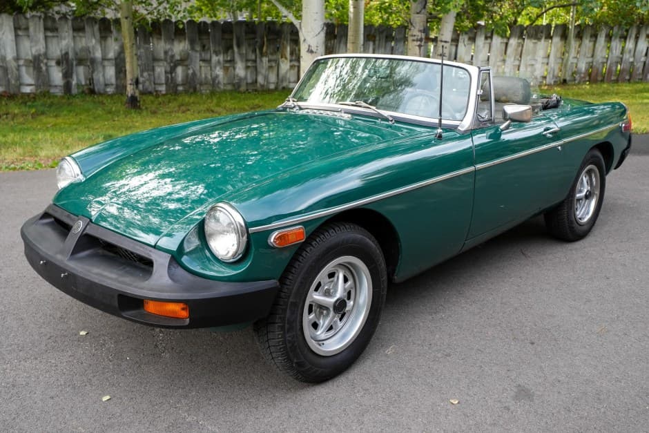 1977 MG MGB sold for $4,400
