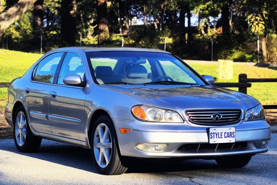 2003 Infiniti I30/I35 sold for $8,601