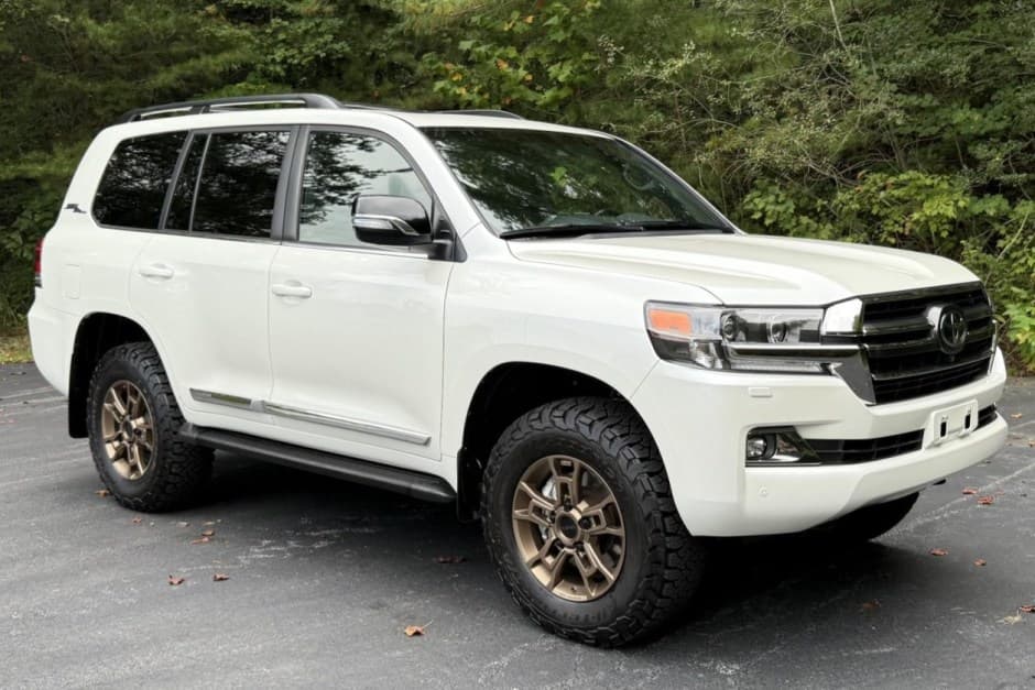 2021 Toyota Land Cruiser 200-Series sold for $92,000