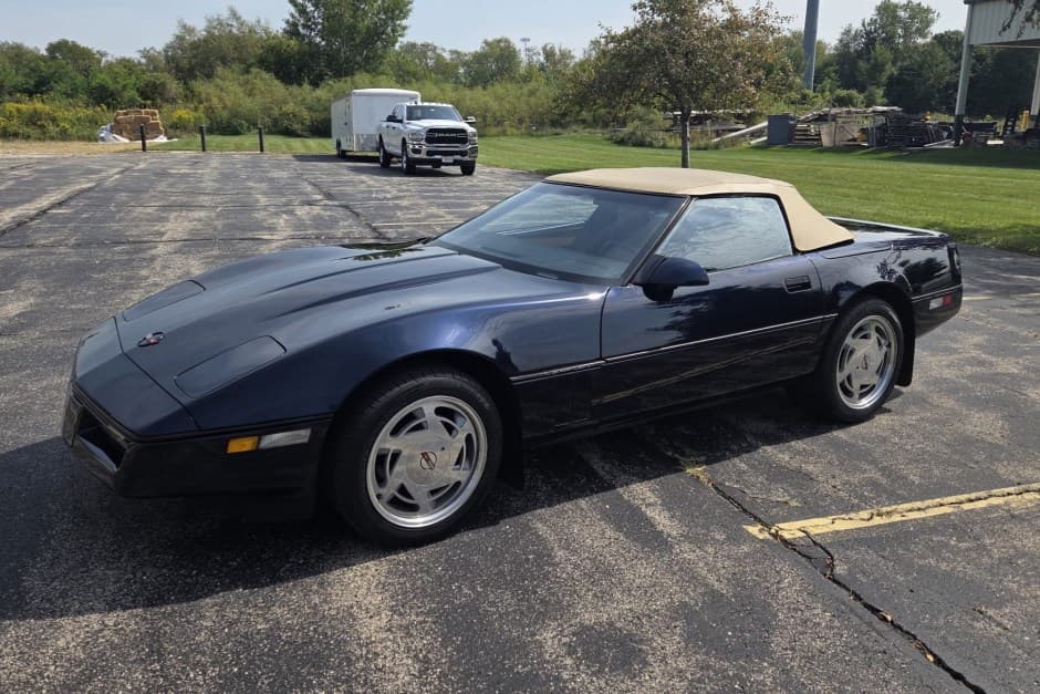 1988 Chevrolet Corvette C4 Convertible (1986-1991) sold for $10,250