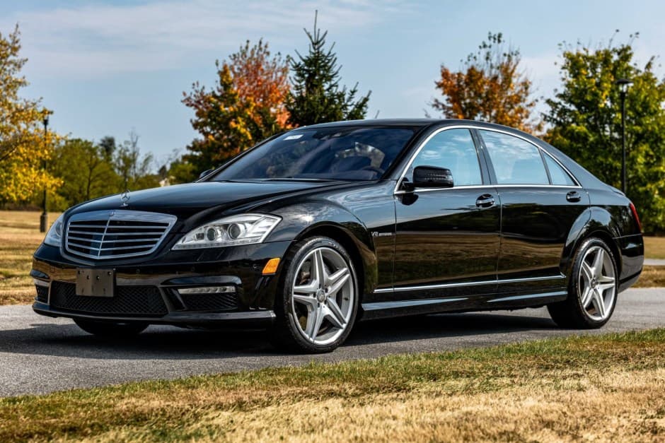 2011 Mercedes-Benz W221 S-Class sold for $32,250