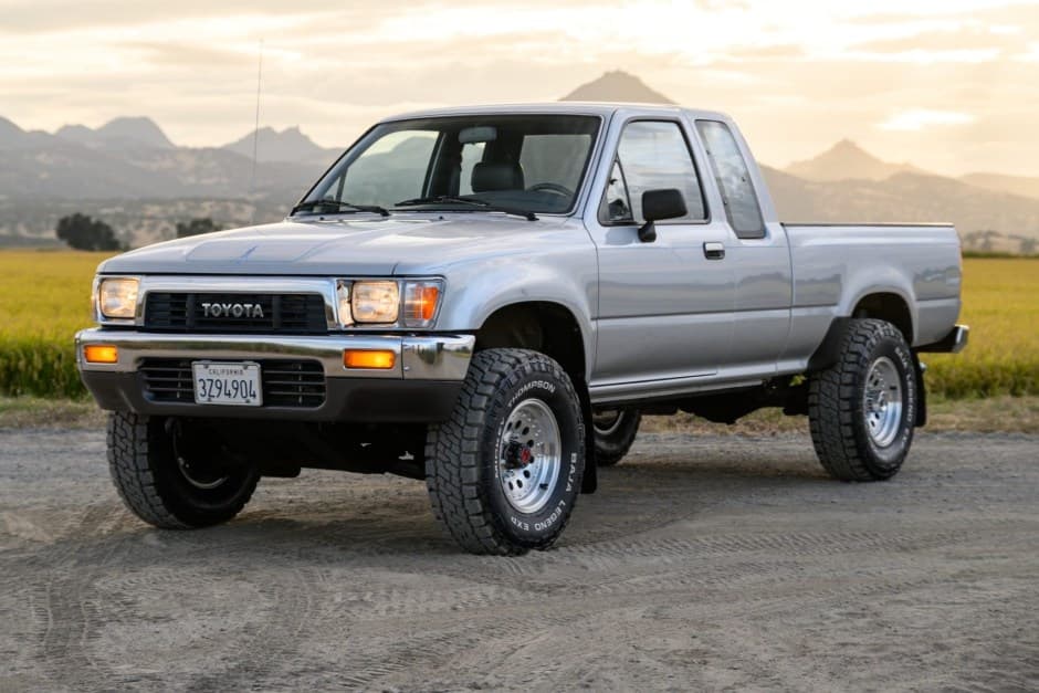 1990 Toyota Pickup (N80/90/100/110 1989-1997) sold for $28,343