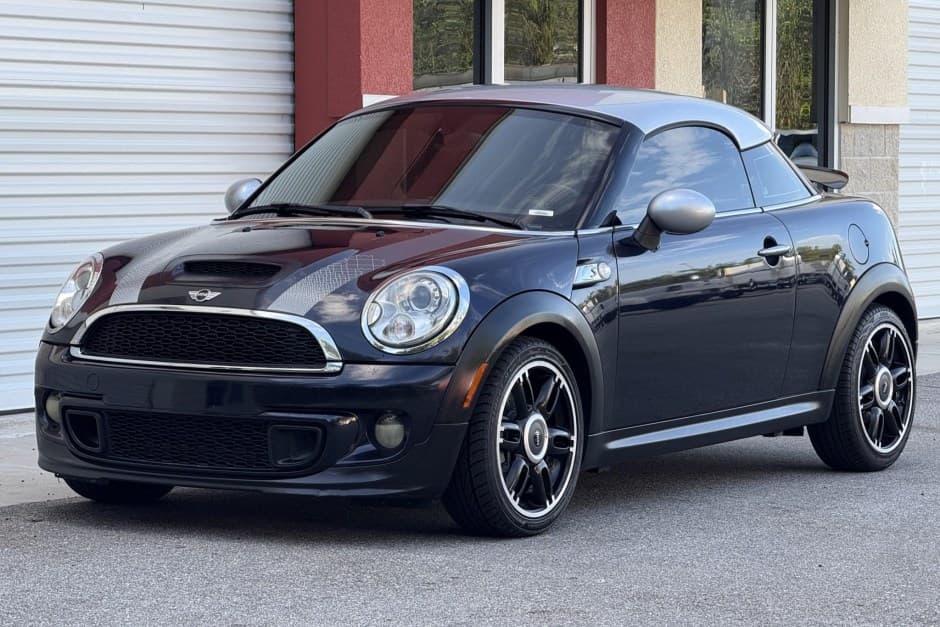 2013 Mini R58 & R59 Coupe & Roadster sold for $5,500