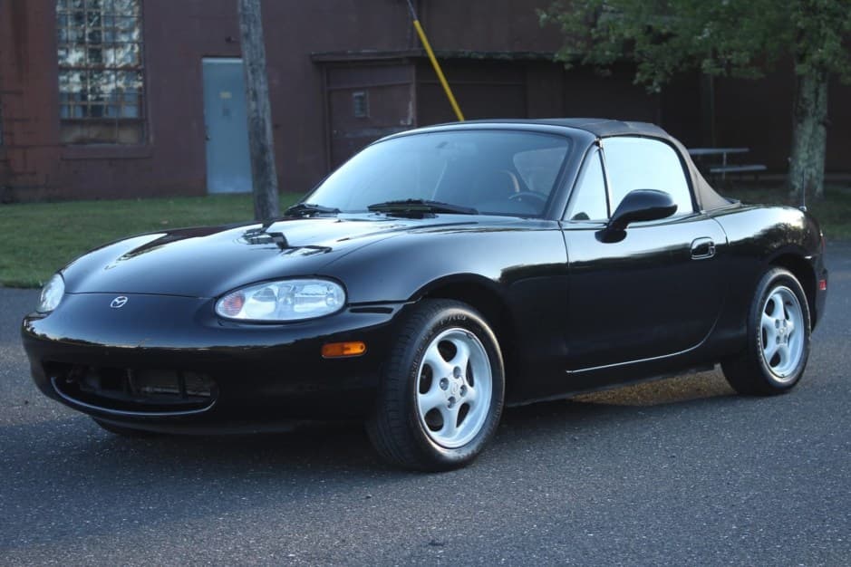 1999 Mazda NB MX-5 Miata sold for $7,000