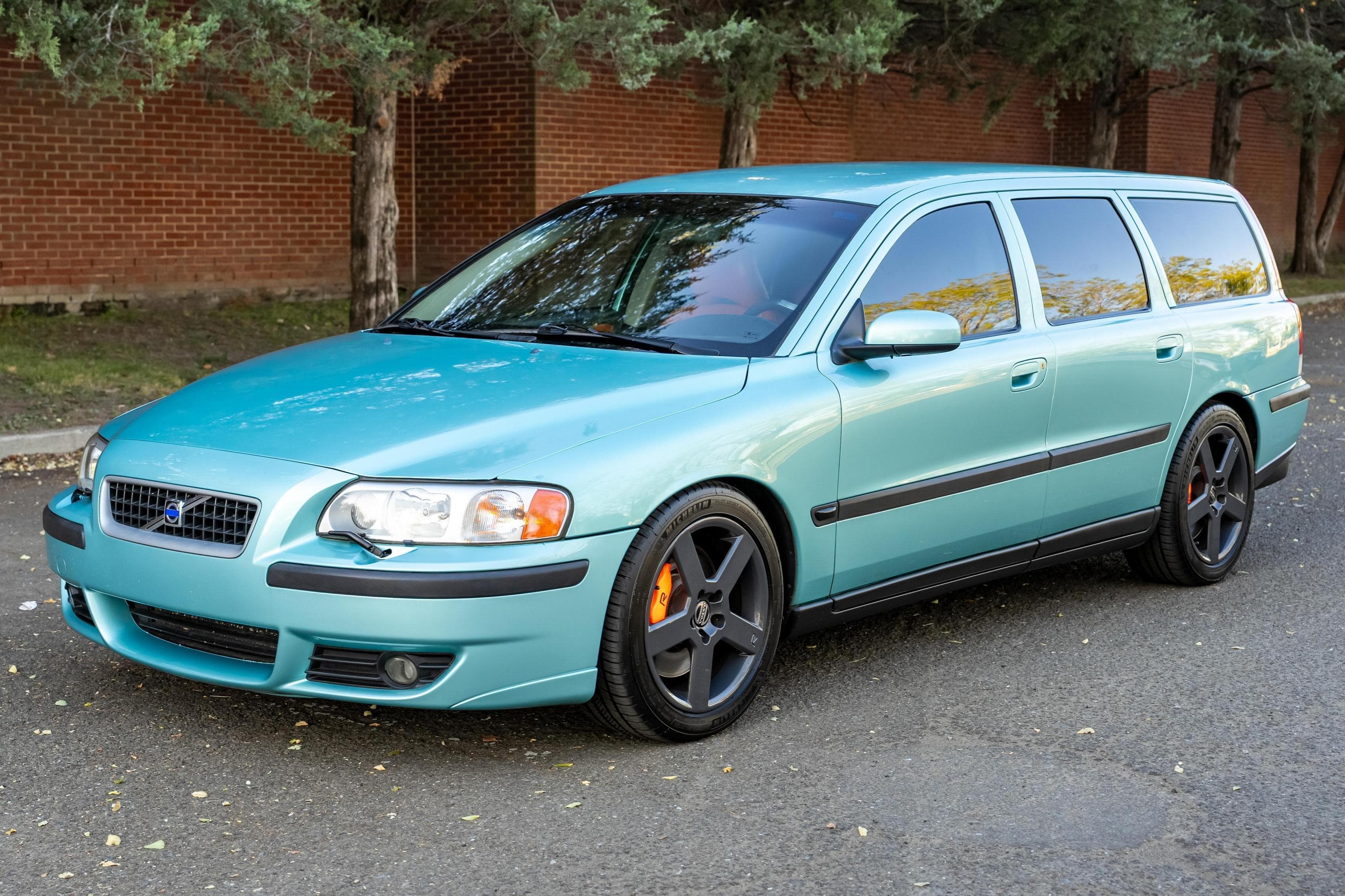 2004 Volvo V70 sold for $39,000