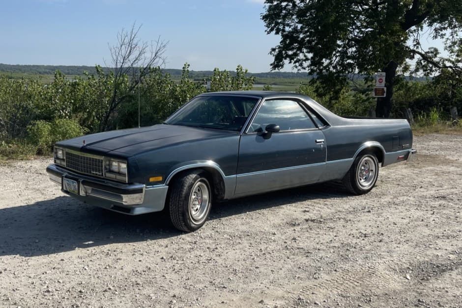 1985 Chevrolet El Camino sold for $9,400