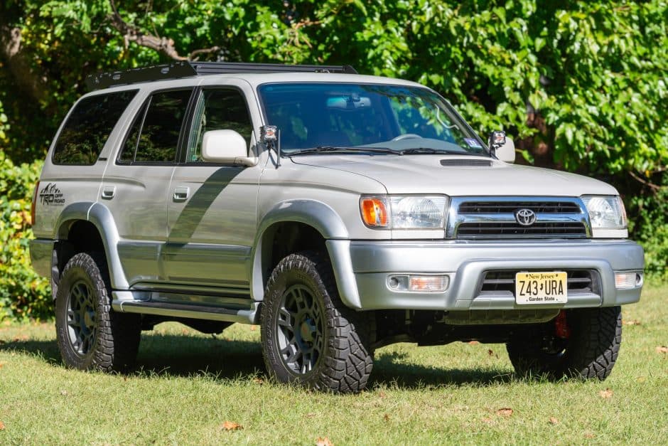 2000 Toyota 4Runner (N180) sold for $16,500