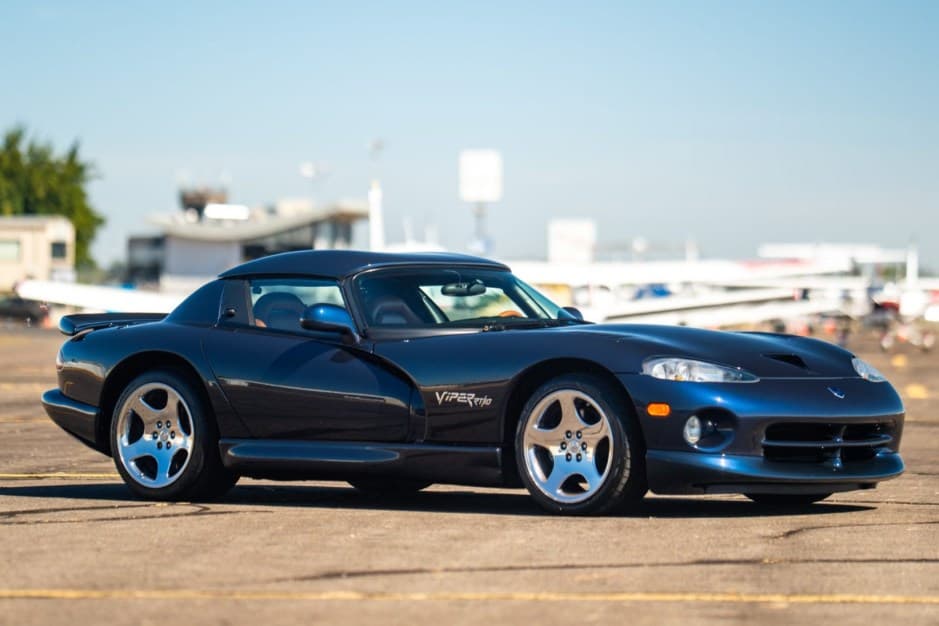 2001 Dodge Viper SR II (1996-2002) sold for $56,000