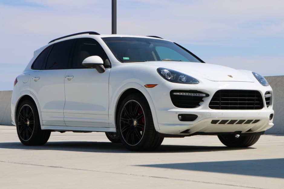 2013 Porsche 958 Cayenne (2011-2018) sold for $20,000