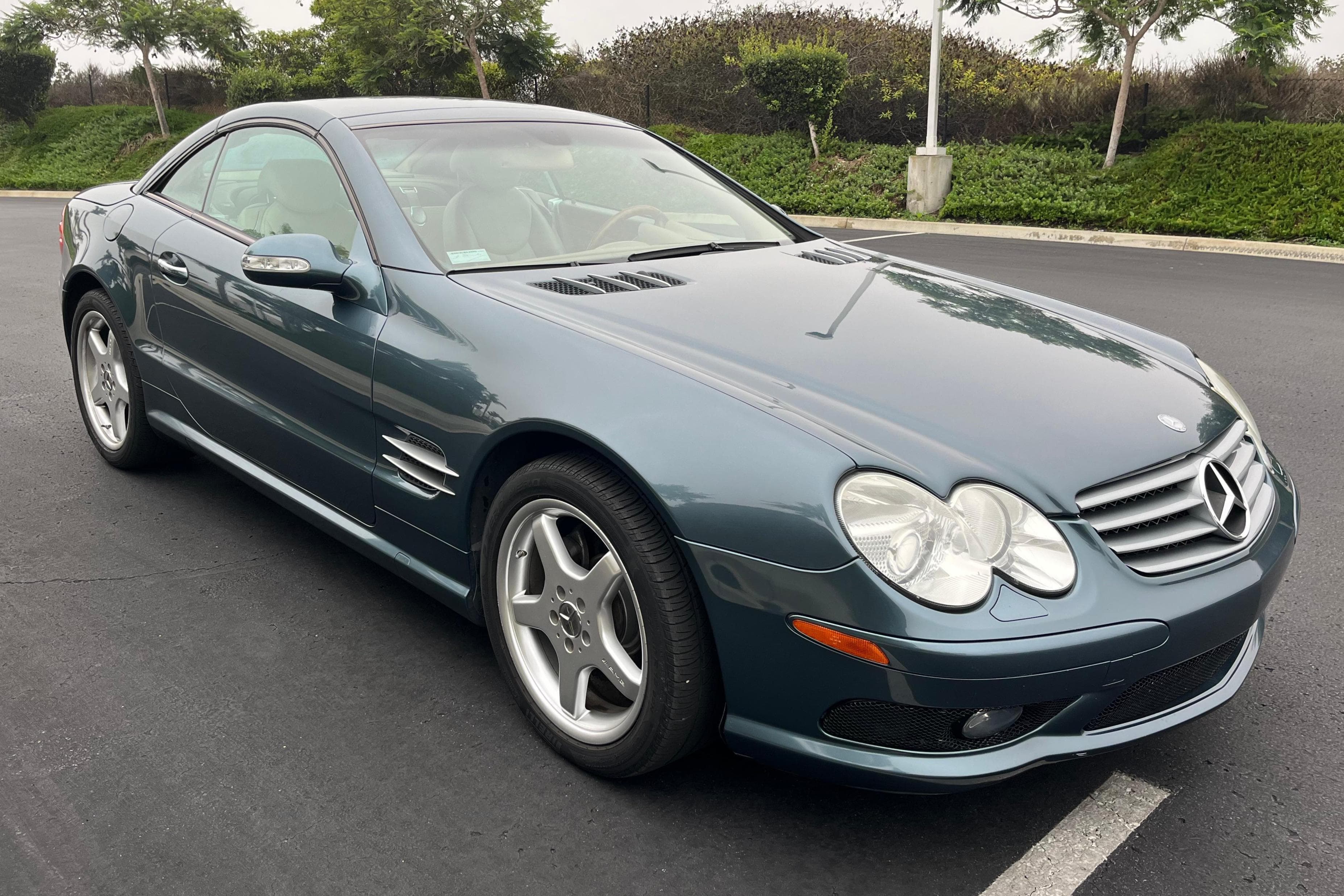 2003 Mercedes-Benz R230 SL sold for $9,100