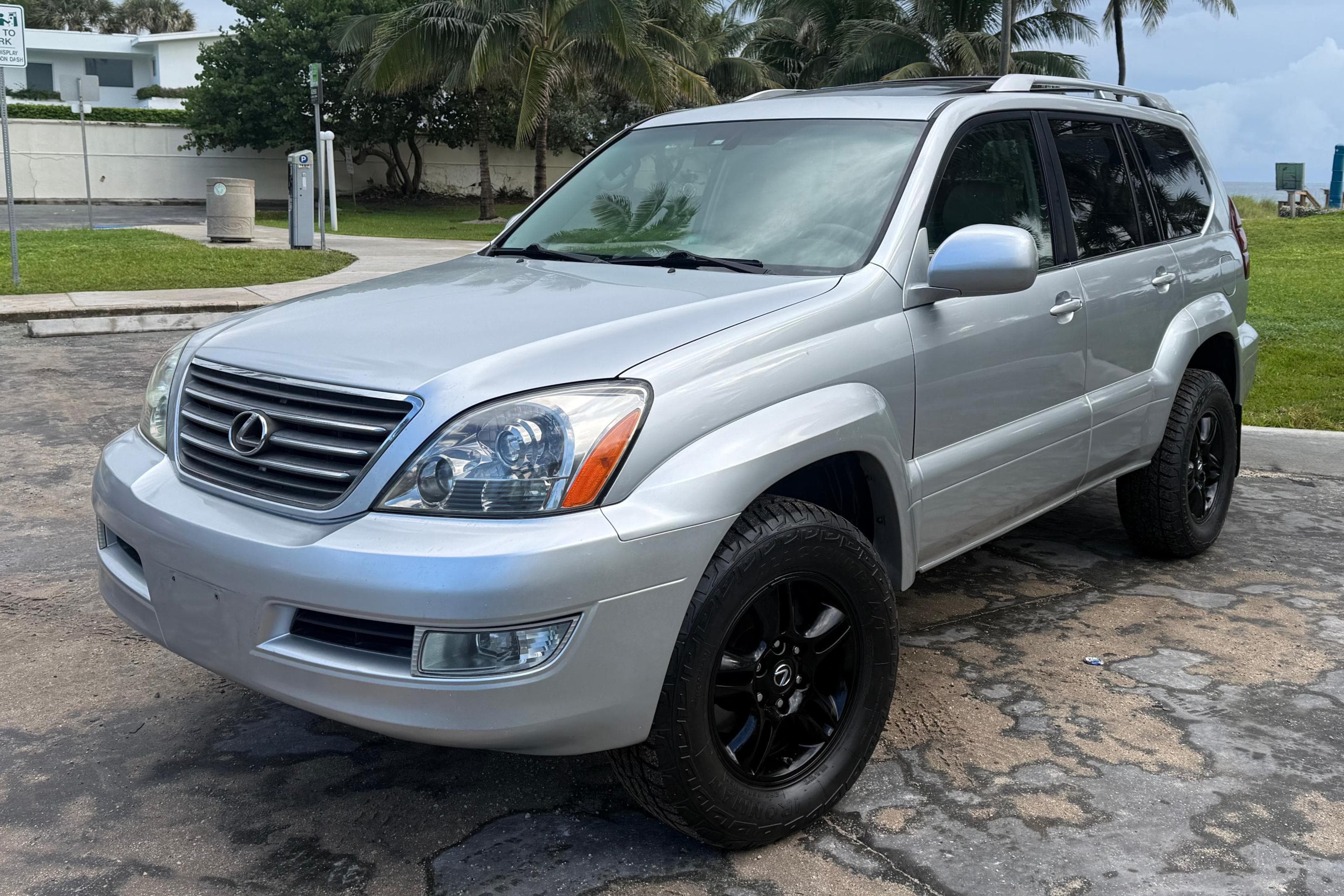 2006 Lexus GX sold for $11,600