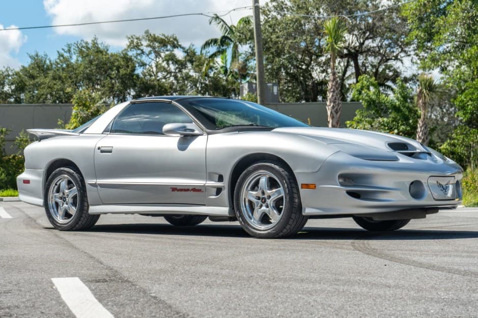 2002 Pontiac Firebird (1993-2002) sold for $24,500