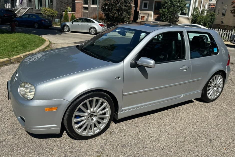 2004 Volkswagen R32 sold for $16,250