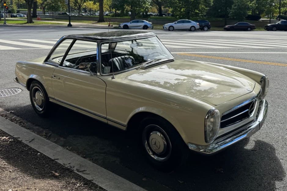1965 Mercedes-Benz W113 SL sold for $41,000