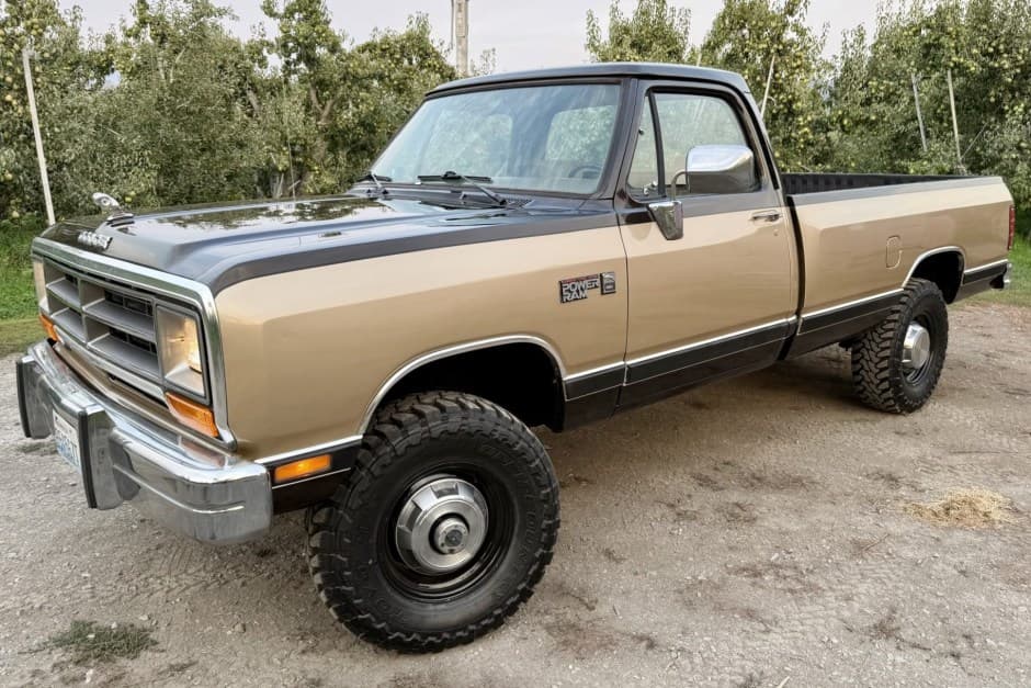 1990 Dodge Ram (1981-1993) sold for $33,000