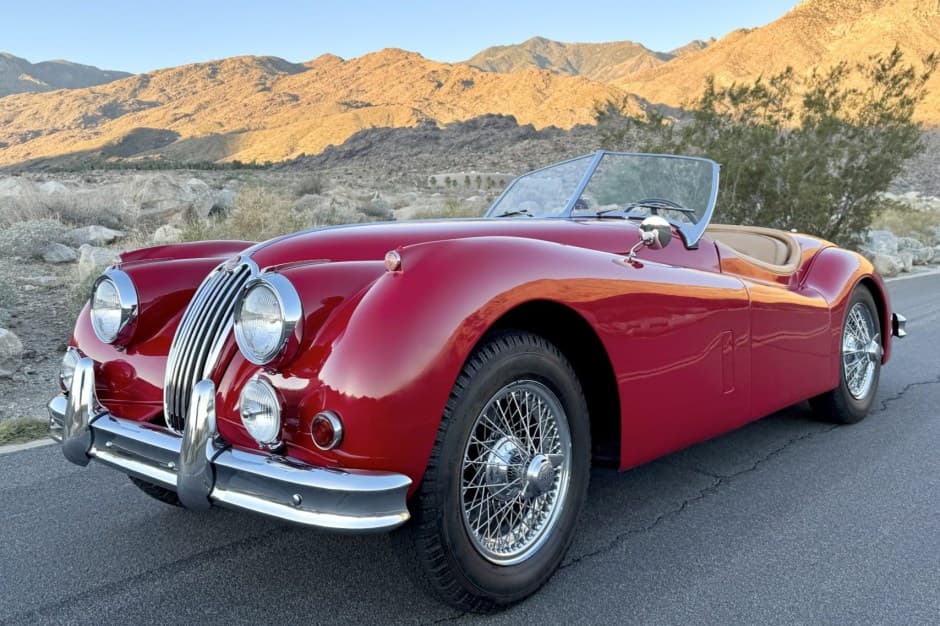 1955 Jaguar XK140 sold for $125,000