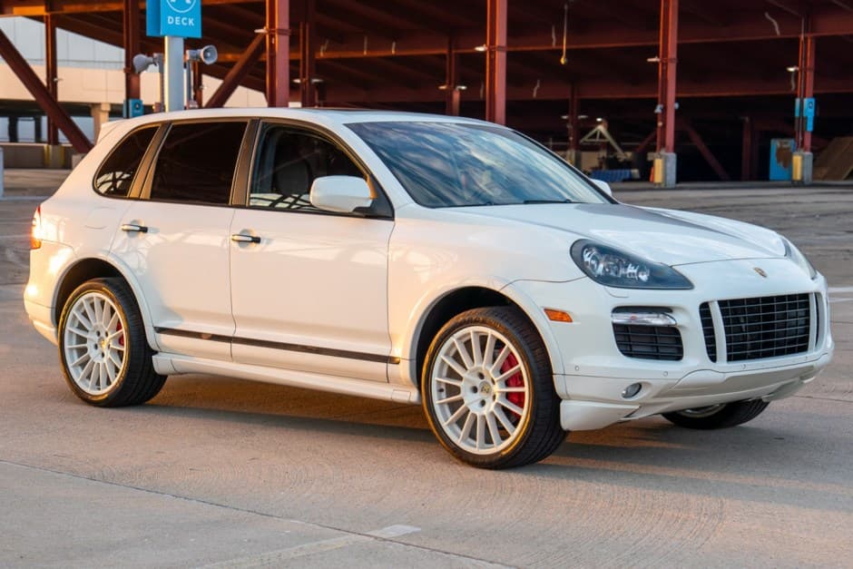 2010 Porsche 955/957 Cayenne (2003-2010) sold for $13,500