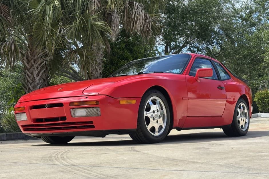 1988 Porsche 944 Turbo sold for $13,500