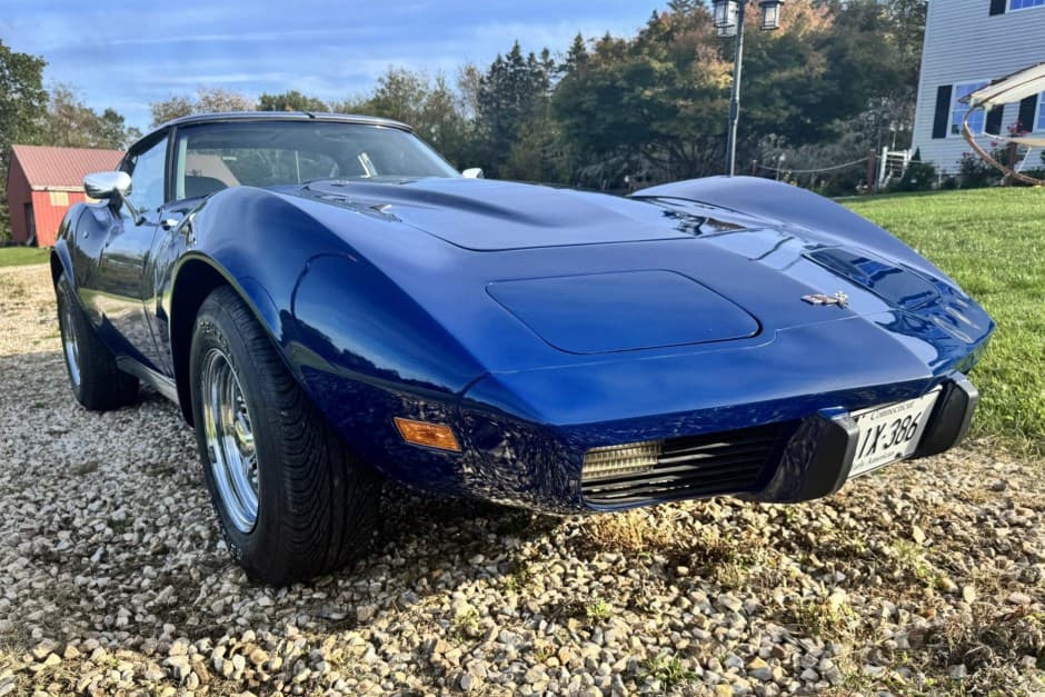 1977 Chevrolet Corvette C3 sold for $6,100