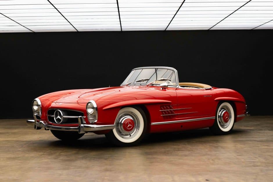 1961 Mercedes-Benz 300SL Gullwing & Roadster sold for $1,175,000