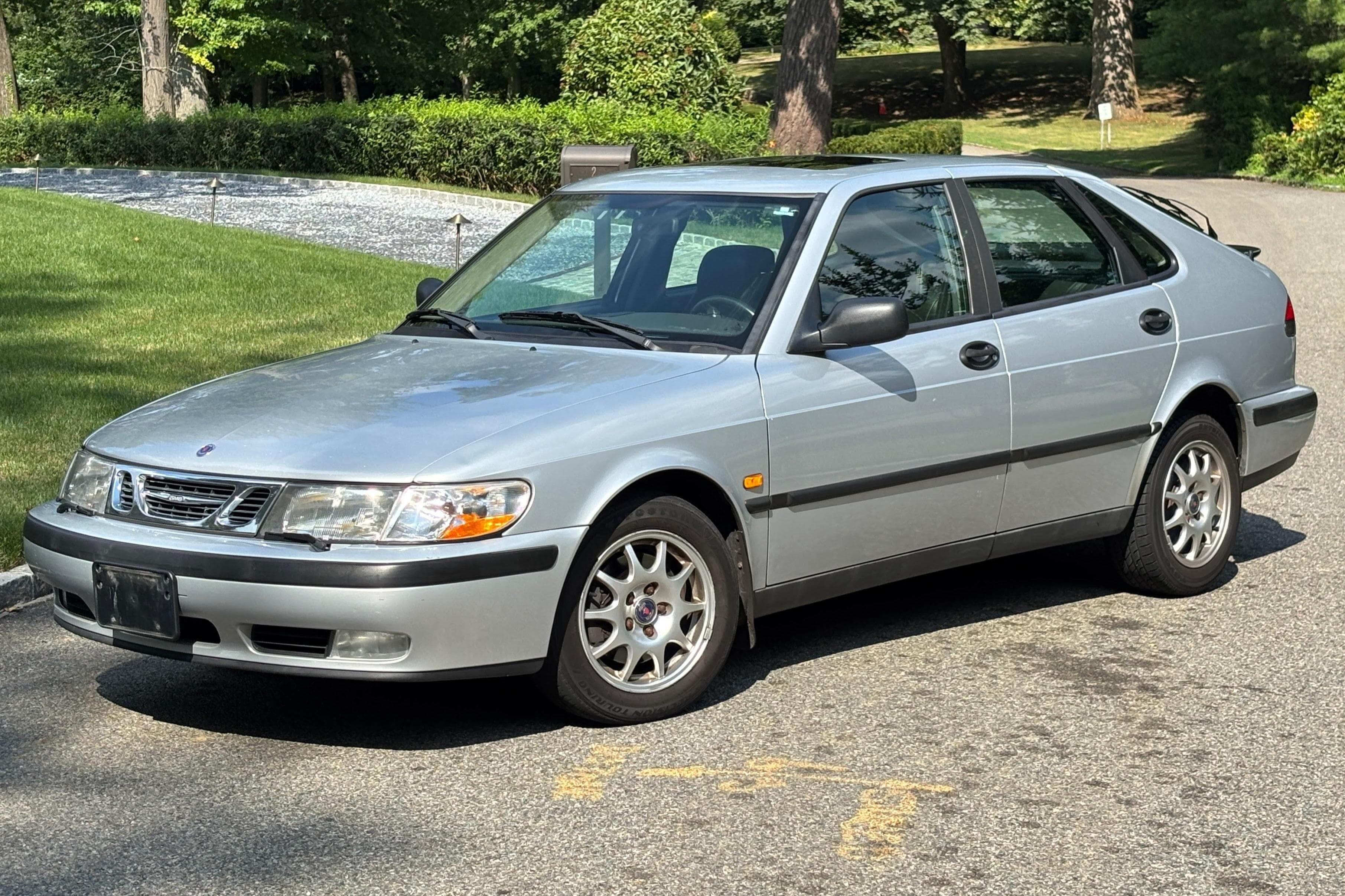 2000 Saab 9-3 sold for $5,800