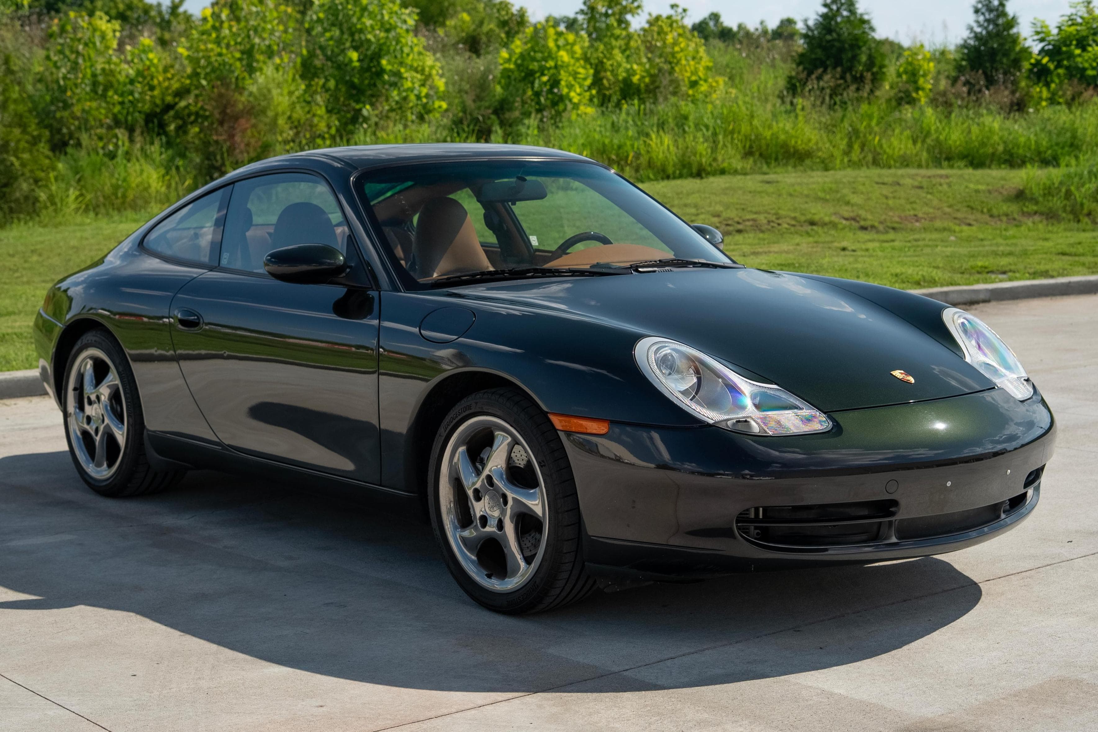 2000 Porsche 996 911 sold for $35,500