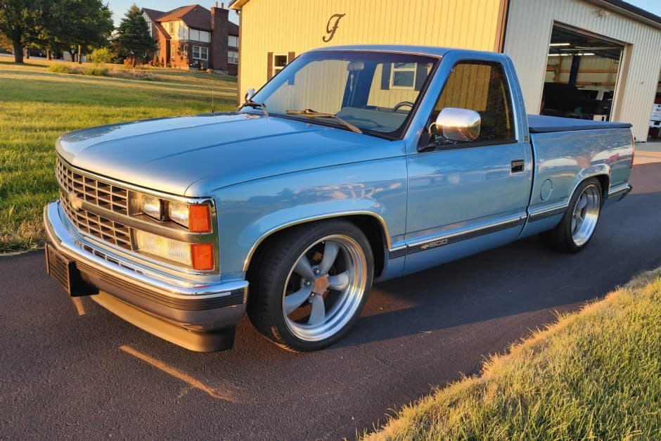 1989 Chevrolet C/K GMT400 (1988-2002) sold for $24,000