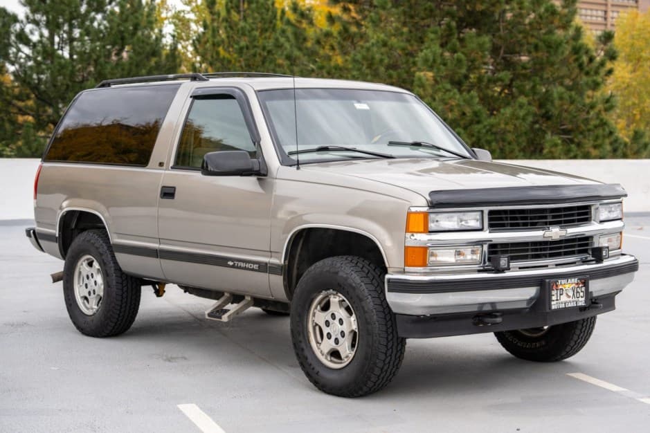 1999 Chevrolet Tahoe GMT400 sold for $14,000