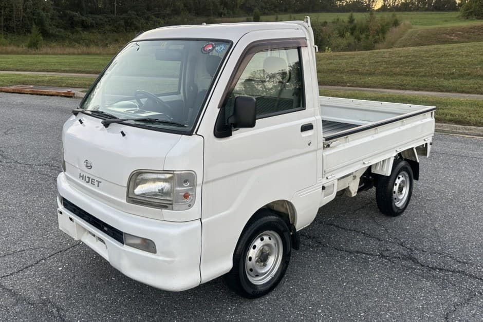 2000 Daihatsu Hijet sold for $6,950