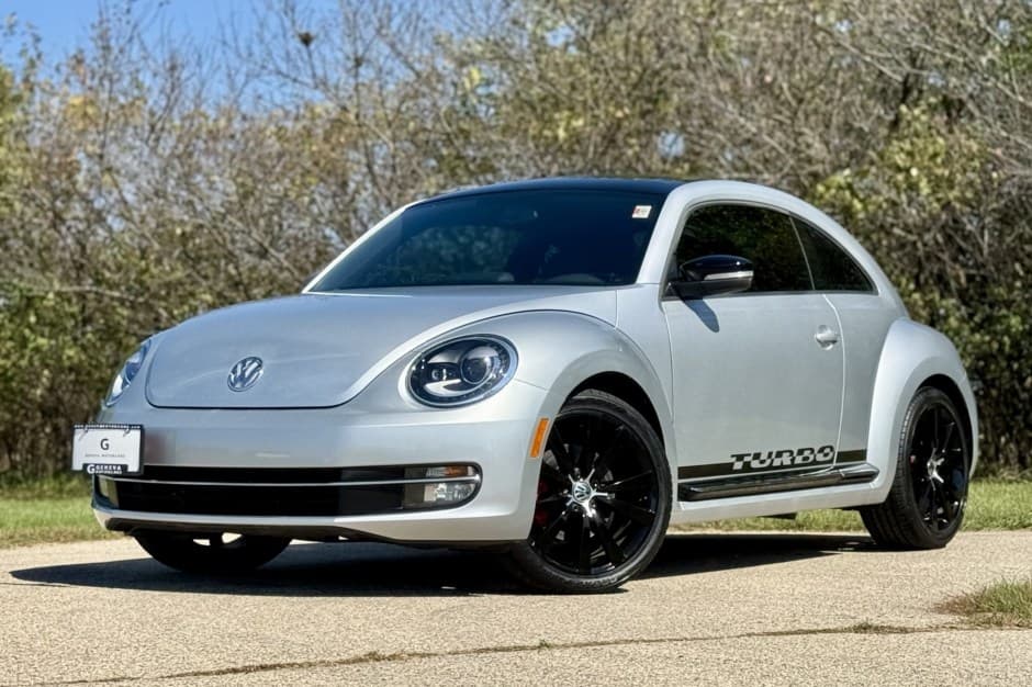 2012 Volkswagen A5 Beetle (2012-2019) sold for $11,000