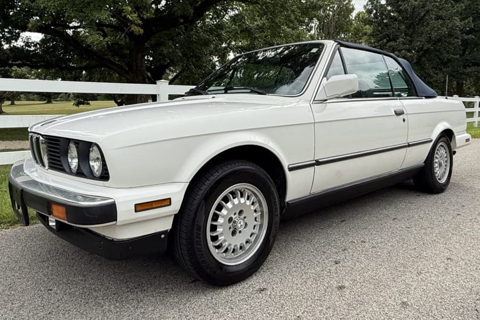 1990 BMW E30 3-Series Convertible sold for $8,200