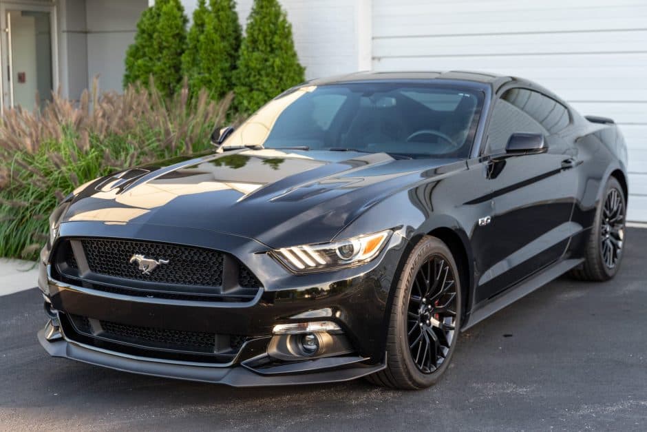 2016 Ford Mustang S550 sold for $32,500