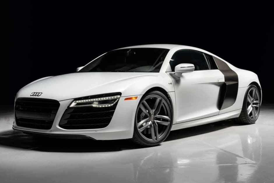 2015 Audi R8 V10 (Type 42) sold for $189,000