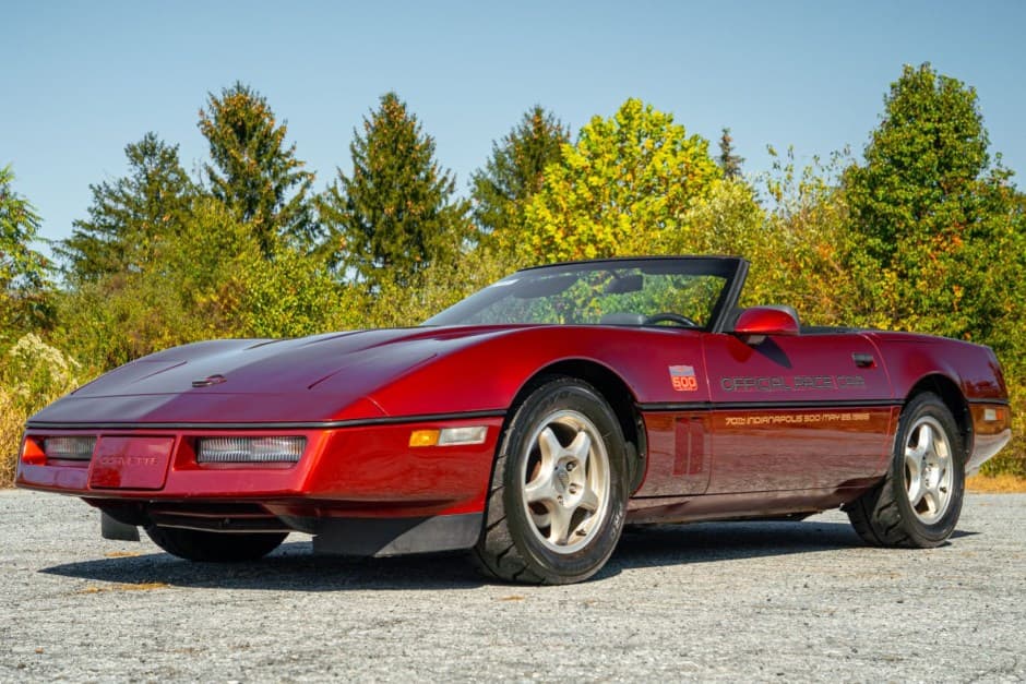 1986 Chevrolet Corvette C4 Convertible (1986-1991) sold for $8,600