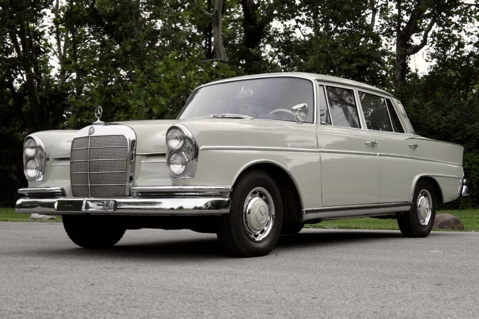1963 Mercedes-Benz W112 sold for $30,137